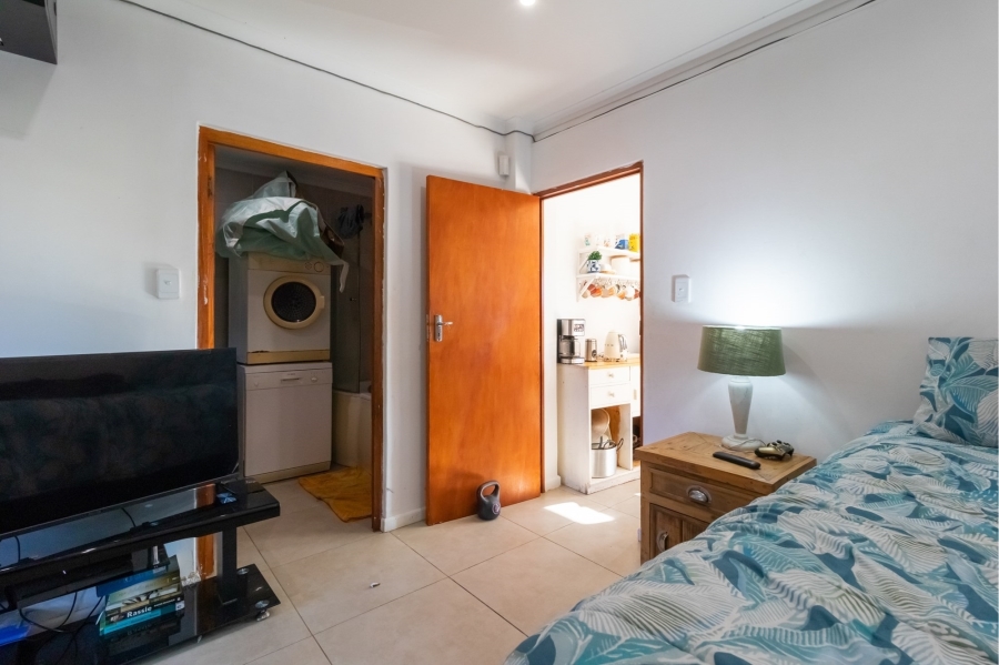 6 Bedroom Property for Sale in Capri Western Cape